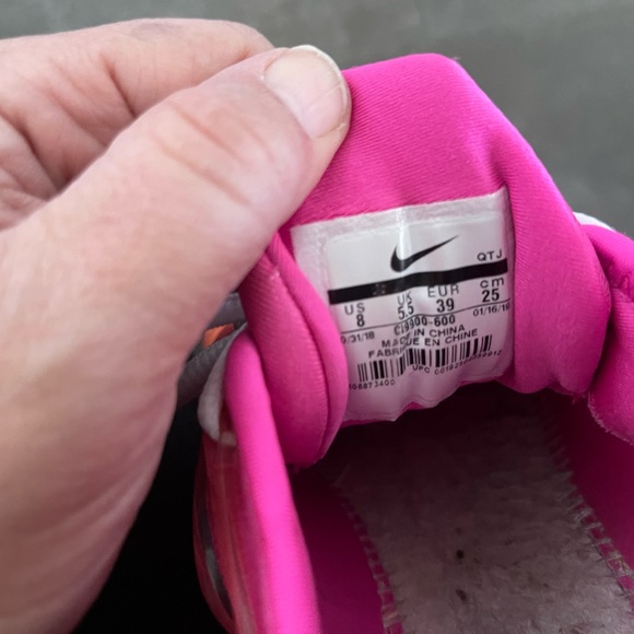 Nike Air Vapormax Plus - 8 Womans - Picture 6 of 16